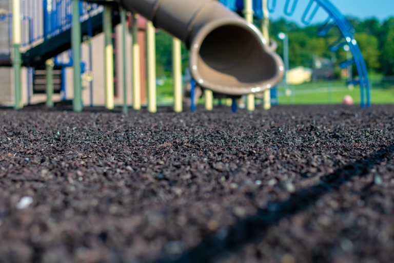 loose rubber mulch at outdoor playground